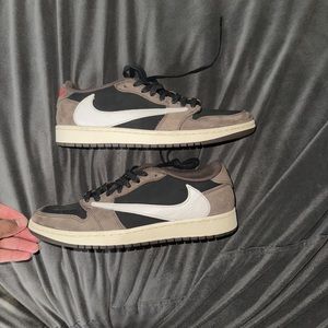 travis scott dunks low mocha